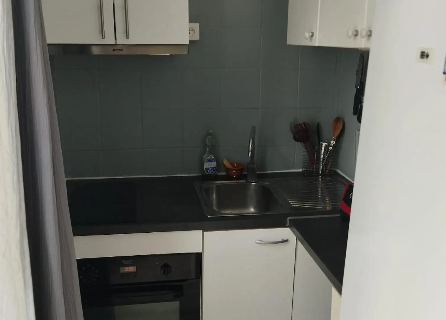 Apartment Studio Charmant A Place De Clichy Paris France