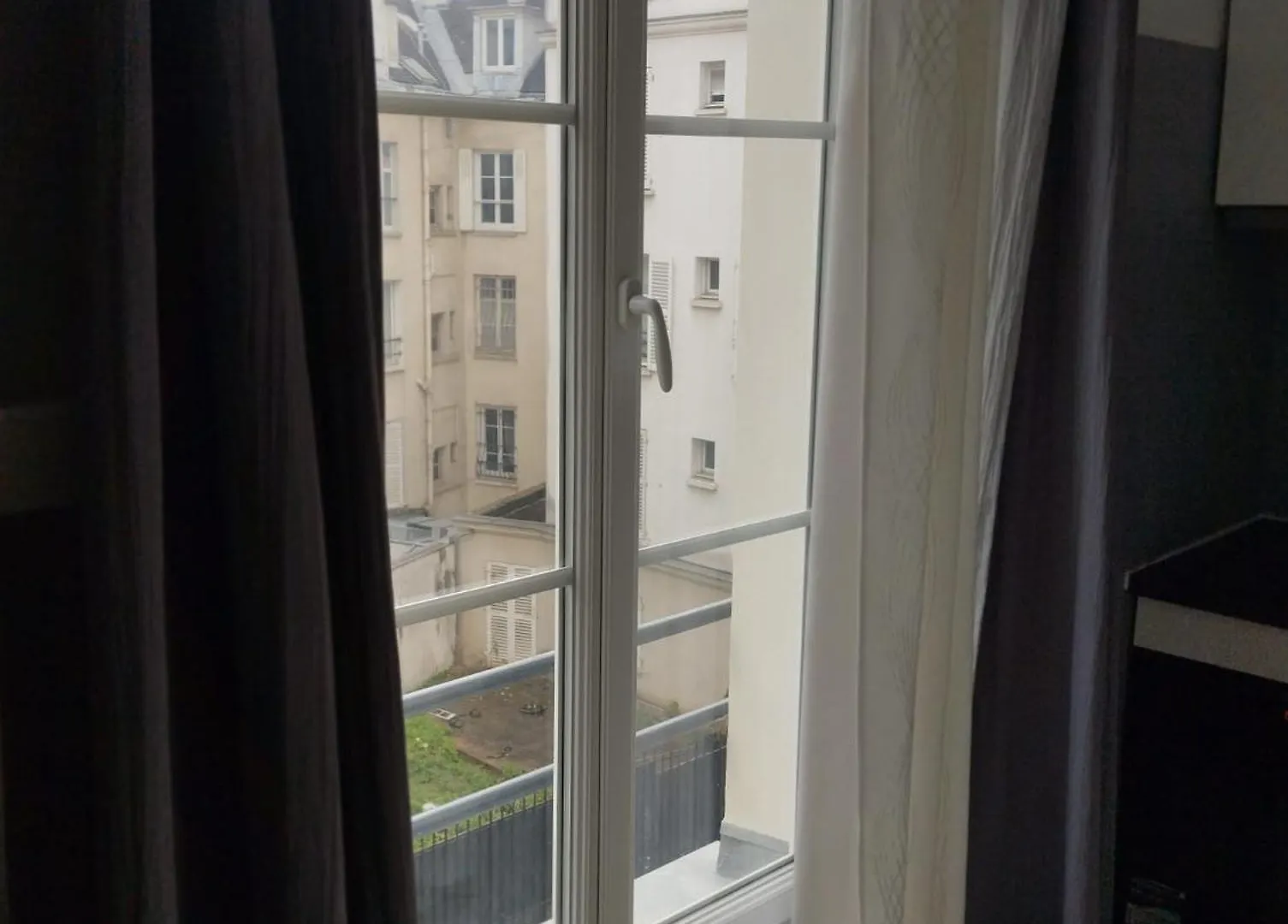 פריז Studio Charmant A Place De Clichy