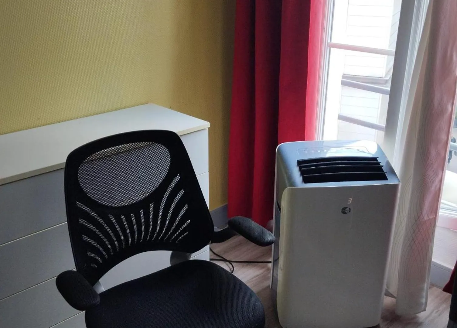 Studio Charmant A Place De Clichy Paris 0*,